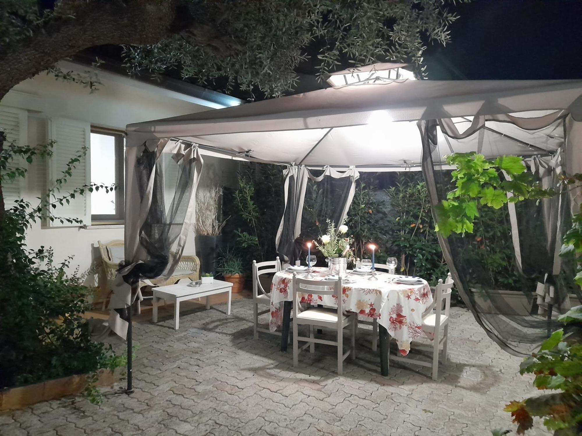Casa in campagna a tre chilometri dal mare con parcheggio privato Villa Querceta Esterno foto